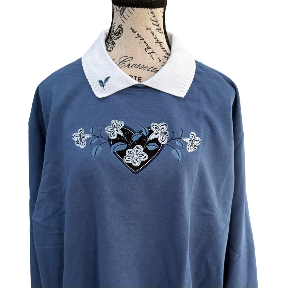 Country Store Blue Appliqué Floral Collared Pullover Sweatshirt NWOT Size XL - Picture 3 of 6